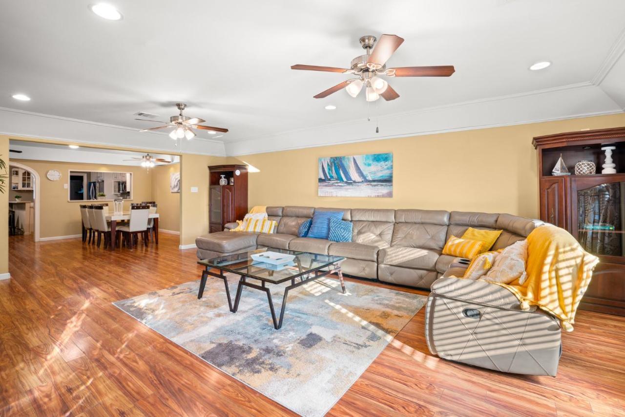 1 Min To Beach Ocean Breeze 3Br Fast Wifi Galveston Bagian luar foto